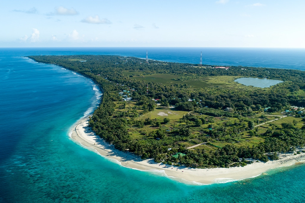 Peaceful backwaters and lush greenery of Munroe Island